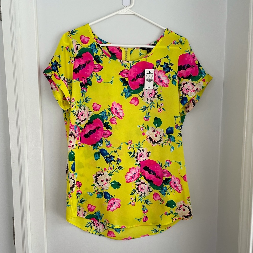 Express Medium Shirt - New with tags